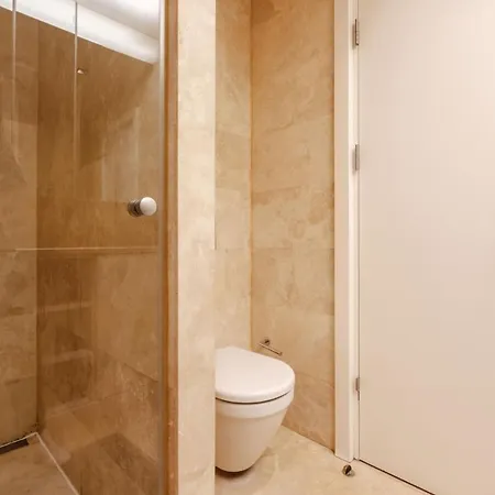 Charming Flat W Pool Gym In Bagcilar *