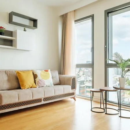 Charming Flat W Pool Gym In Bagcilar شقة اسطنبول